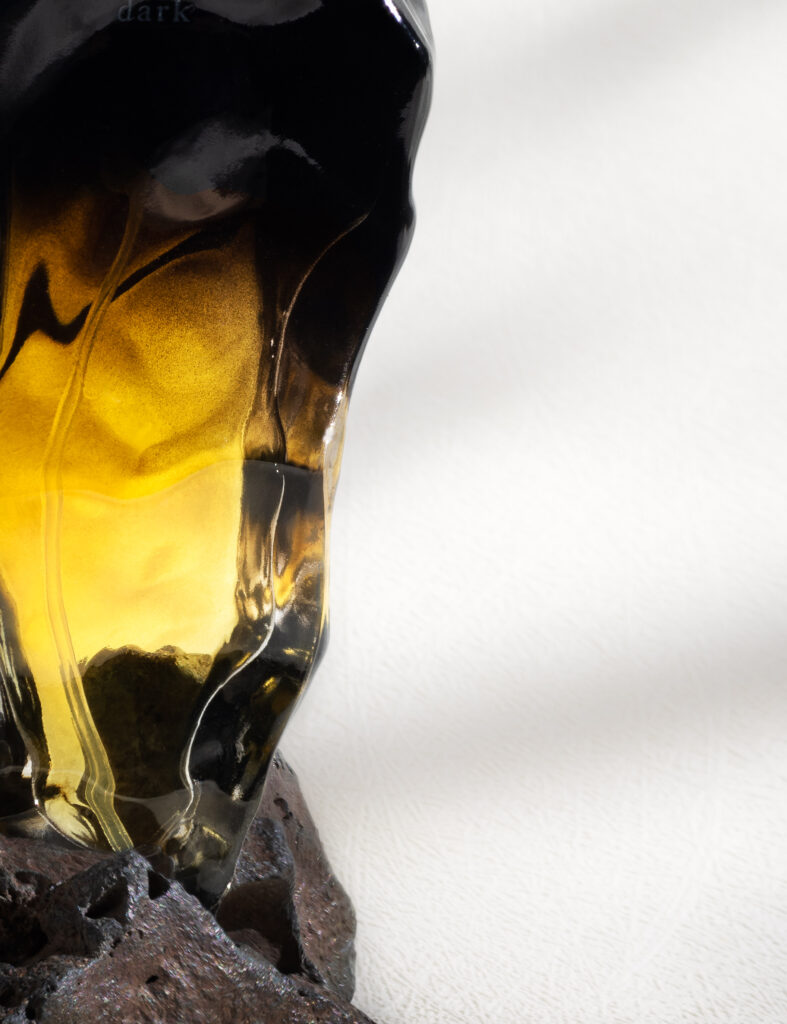 Neandertal Dark Perfume light detail 3